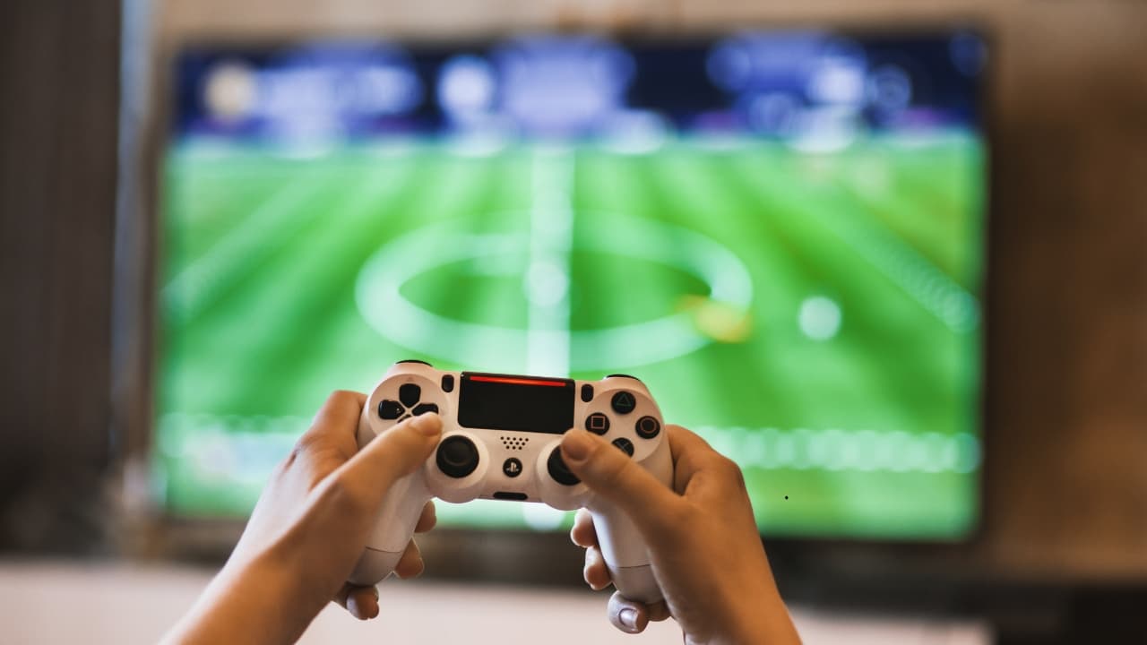 Gry sportowe online w przeglądarce – piłka nożna, koszykówka, tenis za darmo